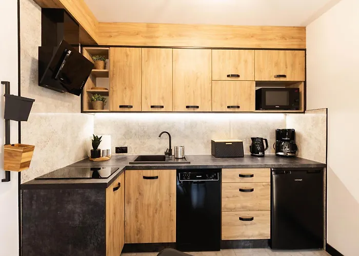 Pod Czarnym Bocianem * كودوفا- زدروي